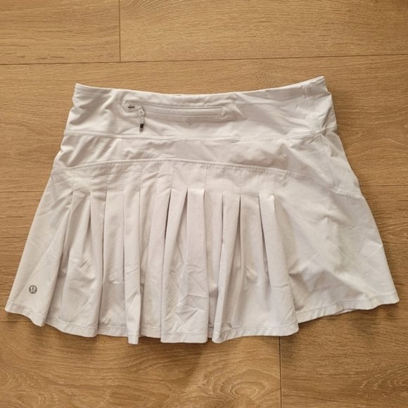 lululemon athletica Dresses & Skirts - Lululemon Circuit Breaker Tennis Skirt Size 6